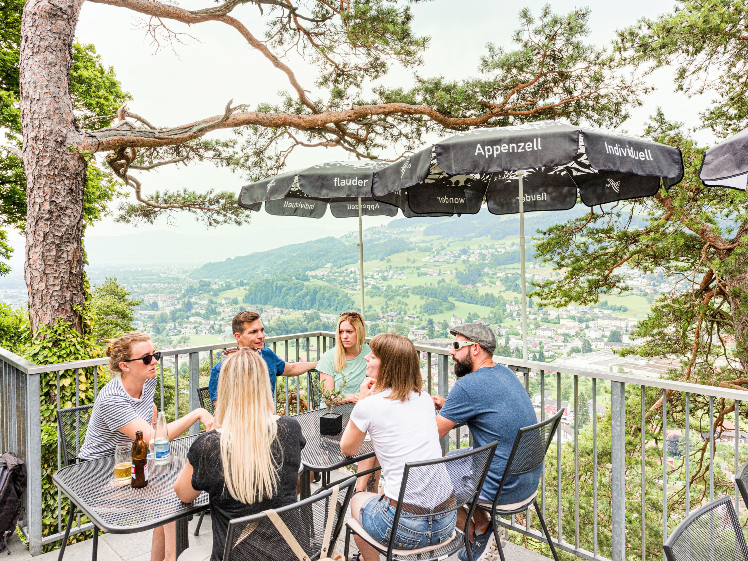 Kulinarische Wanderung Mit Fünfländerblick Steinig Tisch